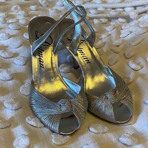 DELMAN Silver heels 💎